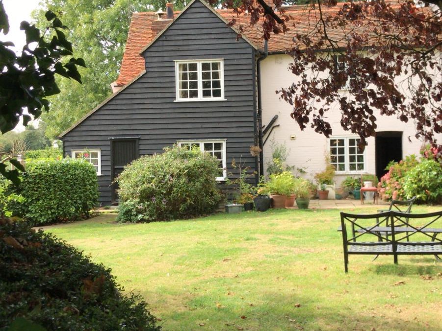Listed Cottage Double Storey Extension and Pool House in Ingatestone — project image 2
